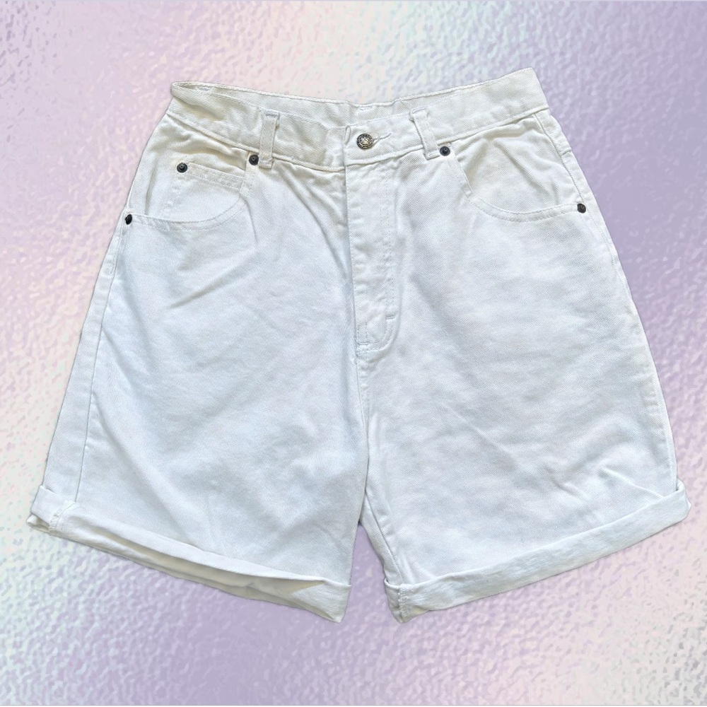 90’s Vintage White High-Waisted shorts
